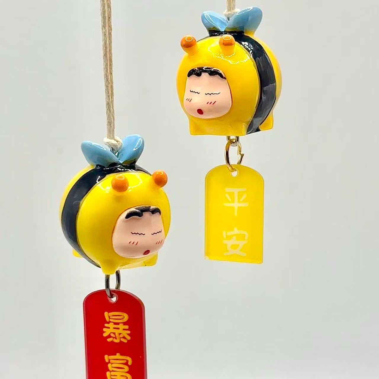 Crayon Shin-chan Bee Cosplay F - đánh giá và giá Car Accessories Essentials